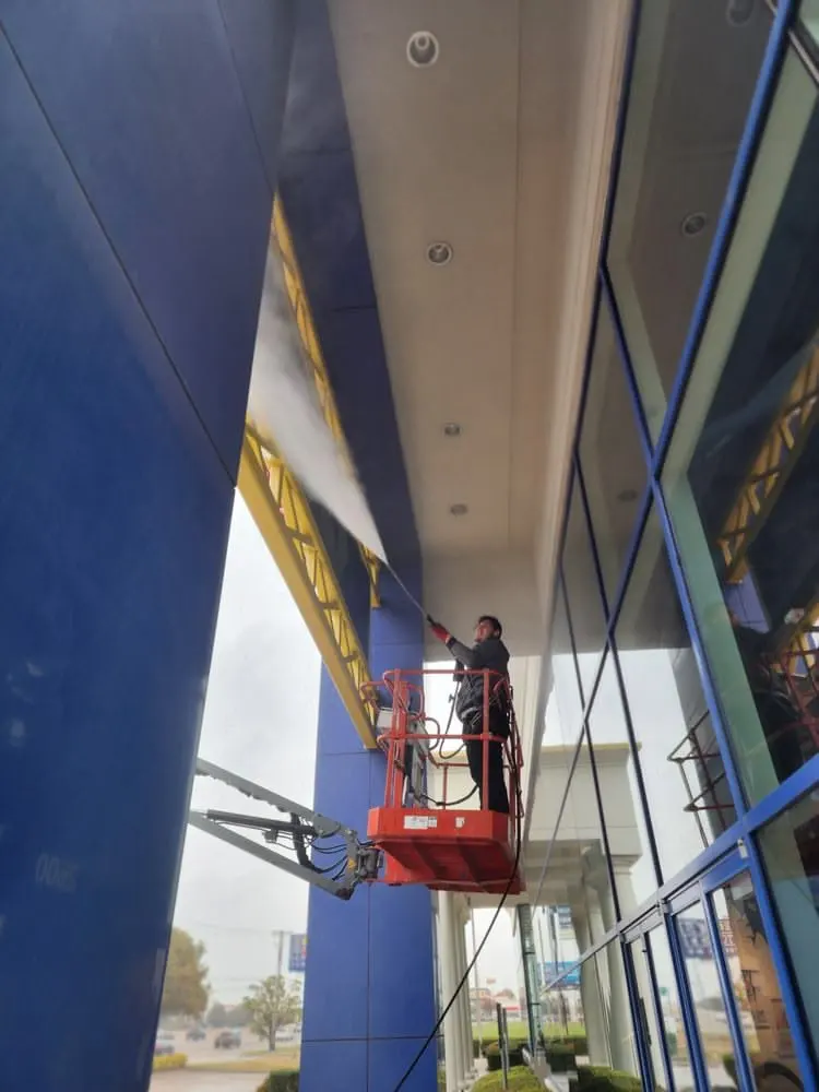 Commercial Pressure Washing